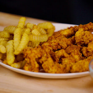 CHICKEN TENDER WITH POTATO FRIES